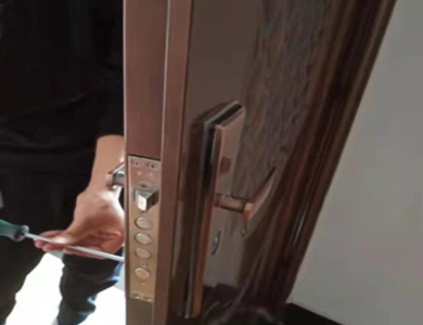 红花岗24小时开锁公司